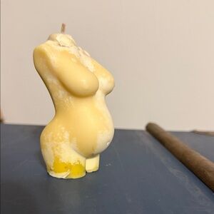 Sculpted Pregnant Body Candle - Cream